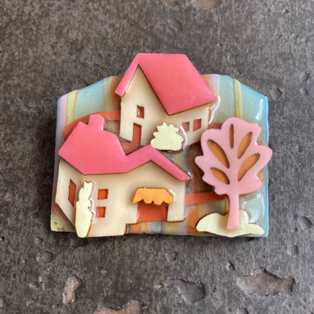 Lucinda house pin